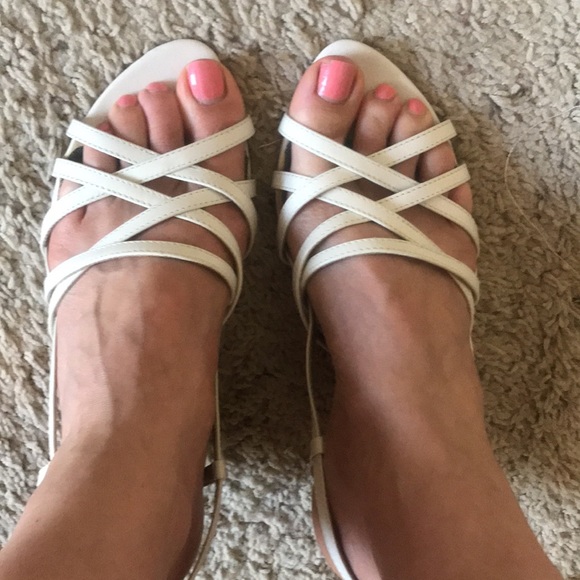 NEW Kenzie white wedge sandals